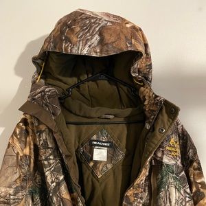 Realtree Xtra Hunting waterproof Jacket/Parka. Size L. In excellent condition.